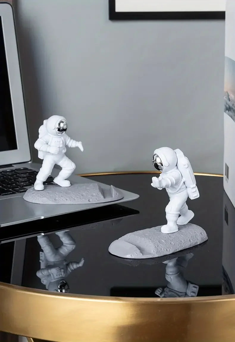 Astronaut Mobile Phone Stand Holder Spaceman Desk Decoration Smartphone Bracket Home Ornaments For iPhone 15 14 Samsung Xiaomi