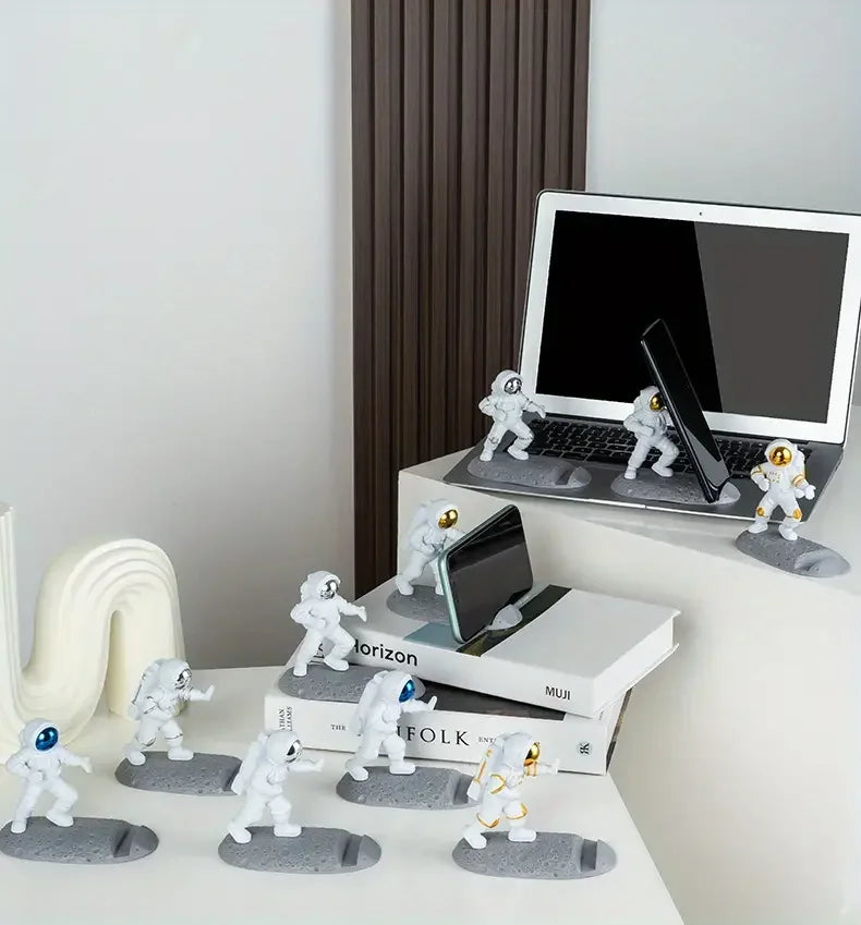 Astronaut Mobile Phone Stand Holder Spaceman Desk Decoration Smartphone Bracket Home Ornaments For iPhone 15 14 Samsung Xiaomi